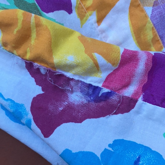 Fun and floral cotton Gitano shirt size medium - Picture 3 of 5